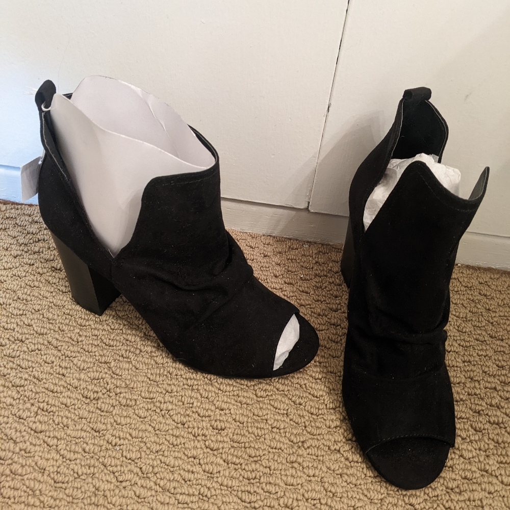 NWT Black Faux Suede Black Peep-Toe Heeled Booties